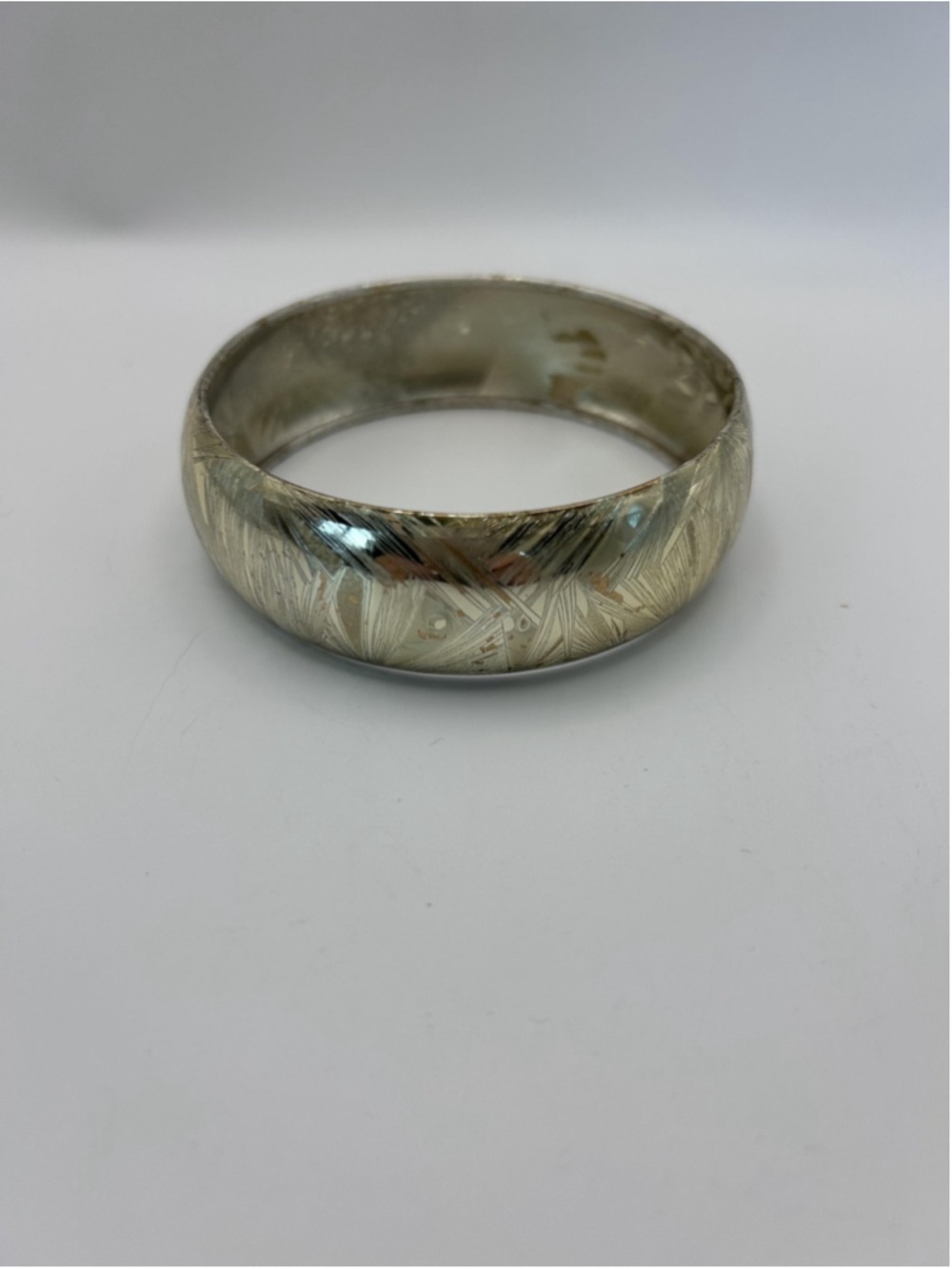 Bracelet Silver Tone Resin Wide Bangle Textured Etched Dome Fashion Jewelry - Picture 2 of 3